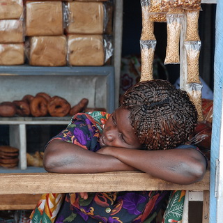 Entebbe - Saleswoman of baker's shop